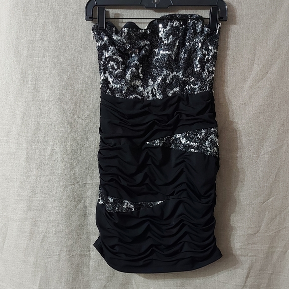 NIKIBIKI dress straples size Large color Black and silver - Picture 3 of 10